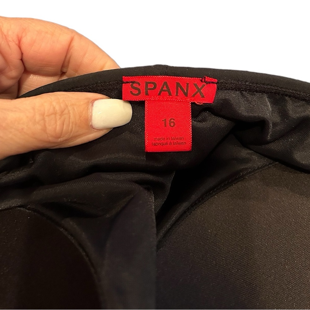 Spanx Swim Golden Hour Black&Gold Peekaboo Lace Bandeau One Piece Swim Suit🆕 - Picture 8 of 13